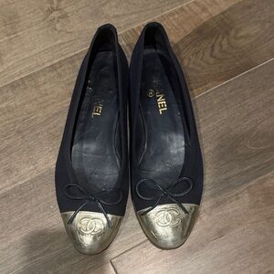 CHANEL Women's navy and Gold ballerina flats